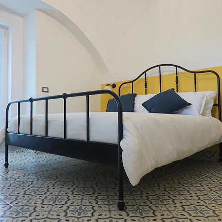Vakantiehuis La Casa Del Bosco - Unique Two Floors House With Garden *