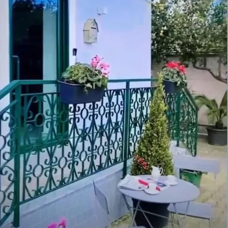 Vakantiehuis La Casa Del Bosco - Unique Two Floors House With Garden Napels